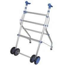 Imagen de Andador caminador ultraligero y plegable de aluminio con ruedas dobles