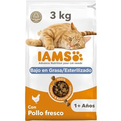 Imagen de IAMS Alimento seco para gatos esterilizados comida seca adultos de más 1 año con pollo fresco, 3 kg