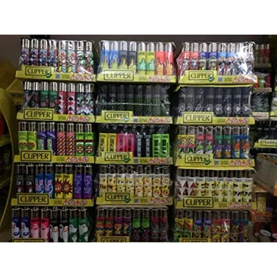 Imagen de 48 mecheros Clipper grandes, variados
