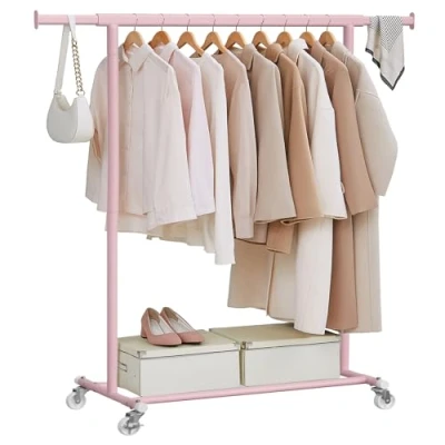 Imagen de SONGMICS Perchero con ruedas, resistente, barra extensible para colgar, capacidad de carga 90 kg, fácil montaje, portátil, color rosa gelatina HSR013R01