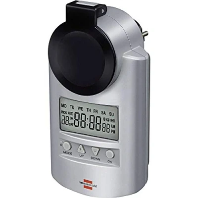 Imagen de Brennenstuhl Primera Line temporizador DT IP44 / enchufe programable de digital (temporizador semanal, protección para uso en exteriores, con contacto)