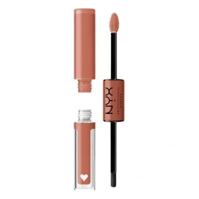 Imagen de NYX Professional Makeup Shine Loud, Pintalabios permanente con Brillo, Larga duración 16H, Goal Cru