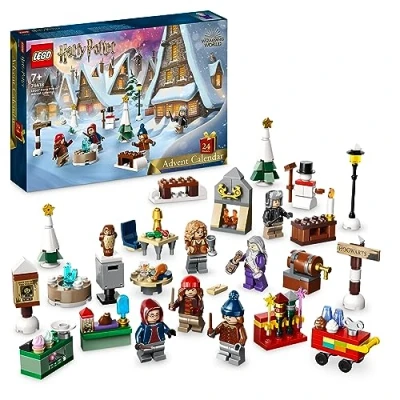 Imagen de LEGO 76418 Harry Potter Calendario de Adviento 2023 con 24 Regalos Inc. 18 Miniconstrucciones del Pueblo Hogsmeade y 6 Minifiguras, Juguetes la Cuenta Atrás Navidad para Niños, Niñas Fans