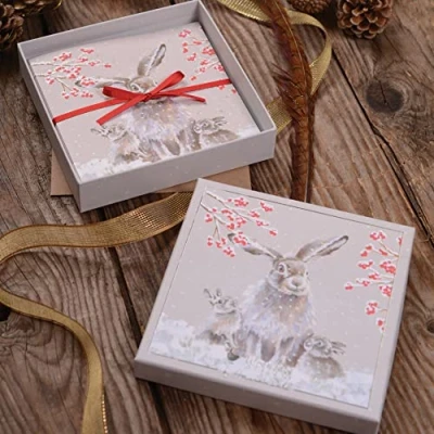 Imagen de Wrendale Designs Juego de 8 Tarjetas felicitación navideñas lujo Navidad con diseño conejo y bayas en caja r