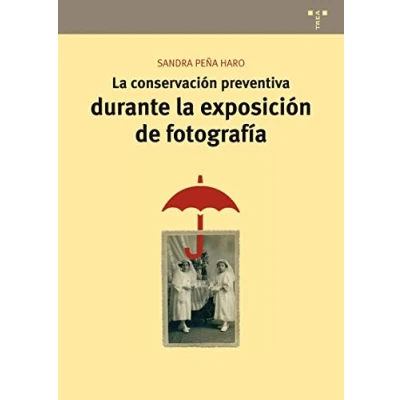 Imagen de la conservación preventiva durante exposición de fotografía: 10 (Conservación y Restauración del Patrimonio)