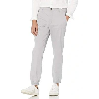 Imagen de Amazon Essentials Pantalones Chinos Estilo chándal de Corte Ajustado Hombre, Gris Claro, L