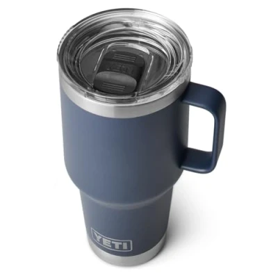 Imagen de YETI Rambler Travel Mug, Stainless Steel Vacuum Insulated Mug with Stronghold Lid, Navy, 30 oz (887 ml)