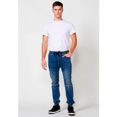 Imagen de Pantalón jogger denim con Cintura goma elástica y Cinco bolsillos uno cerillero Detalles en las rodillas color Azul para Hombre