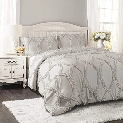 Imagen de Lush Decor Avon Juego de edredón 3 Piezas, tamaño King, Color Gris Claro, Ropa Cama romántica Granja, Elegante con Volantes, Texturizado Suave, decoración