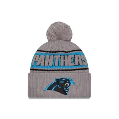 Imagen de New Era Carolina Panthers NFL 2024 Sideline Sport Knit Gris Gorro con Pompón