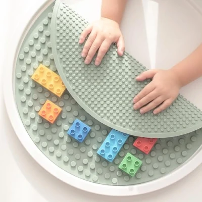 Imagen de Inspire My Play Tapete de Silicona para Bloques construcción, Compatible con Las Principales Marcas Doble Cara, Accesorio PlayTray sensorial. Verde