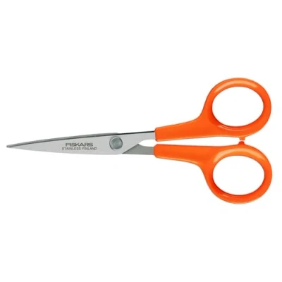 Imagen de Fiskars Tijeras Para trabajos manuales, Classic, Longitud: 13 cm, diestros y zurdos, Hoja de acero inoxidable/mangos plástico, Naranja, 1005153