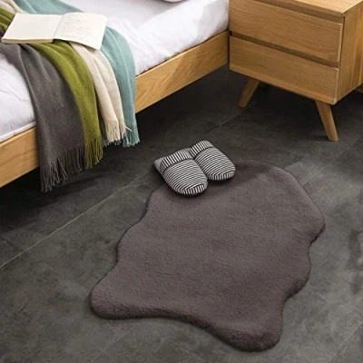 Imagen de Teppich Wölkchen Alfombra de imitación Piel Sala Estar, decoración la Dormir Lavable como Cama, cojín Silla Gris Oscuro, 55 x 80 cm
