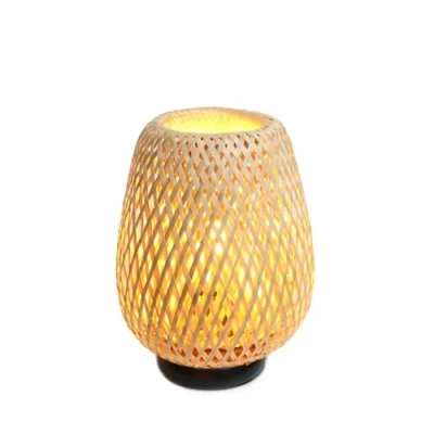 Imagen de Alpinaluz Lámpara de Mesa Nórdico Rústico con Pantalla Mimbre Natural y Fibra Bambú, Base Aluminio Negro Ideal para Salón, Mesita Noche, Cabecero