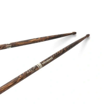 Imagen de baquetas ProMark Baqueta Larnell Lewis Signature FireGrain 5AB Juego de Punta redonda madera grande Nogal americano con acabado lacado 1 par