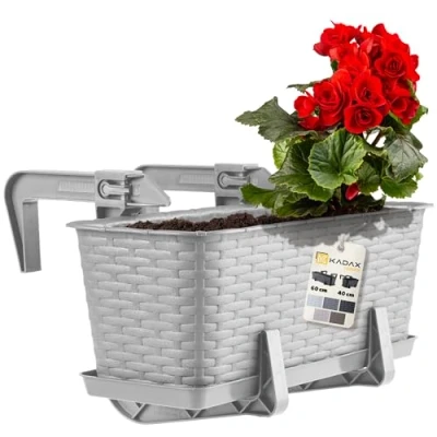 Imagen de KADAX Maceta de Plástico Imitación Ratán, Macetero Rectangular con Platillo y Soportes para Exterior, Jardinera Colgante Balcón (Gris, 40 cm)