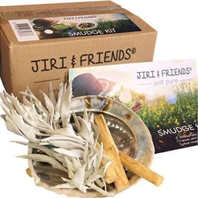 Imagen de Jiri &amp; Friends Kit Smudge de incienso con salvia blanca, palo santo y concha abulón, comercio justo