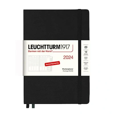Imagen de LEUCHTTURM1917 367838 Agenda semanal tamaño mediano (A5) 2024, con cuaderno adicional para direcciones y aniversarios, negro, alemán, 12 meses
