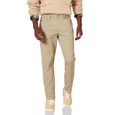 Imagen de Amazon Essentials Pantalón de Sarga Elástico con 5 Bolsillos y Ajuste Deportivo (Disponible en Talla Grandes Largos Especiales) Hombre, Marrón Caqui, 36W / 31L