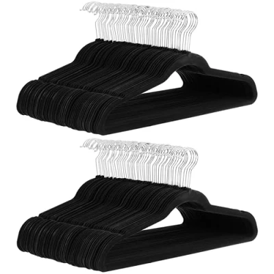 Imagen de Amazon Basics Perchas de terciopelo para trajes, Paquete 100, Negro/Marfil
