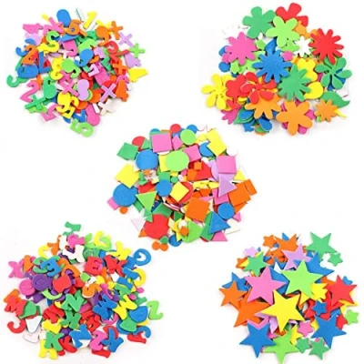 Imagen de Pegatinas de Espuma,710 PCS EVA para Manualidades Letras Autoadhesivas Fiesta Niños Artes Hacer Tarjetas Albumes Recortes 5 Patrones Tamaños Formas