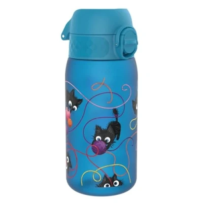 Imagen de Ion8 Botella de Agua para Niños, 350ml, a Prueba Fugas, Fácil Abrir, Cerradura Segura, Apta Lavavajillas, Sin BPA, Asa Transporte, Limpiar, Neutro en Carbono, Diseño Gatos