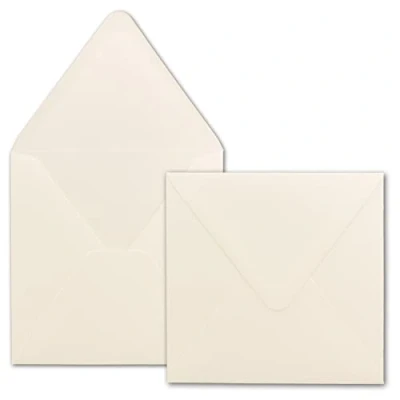 Imagen de 75 sobres cuadrados de color crema, 14,5 x cm, adhesivo húmedo con solapa puntiaguda, 120 gramos/m². Marca: NEUSER PAPIER