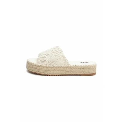Imagen de XTI Sandalia Mujer Beige Calzado Cómodo y Versátil Moda casual Modelo 13033203 (Talla 37)