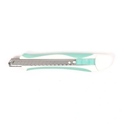 Imagen de Craftelier Cutter Profesional con Mango Antideslizante, Ergonómico y Grip Sistema de Bloqueo Automático Incluye 2 Hojas Recambio Acero Carbono (SK4) Tamaño 13,7 cm Blanco Turquesa