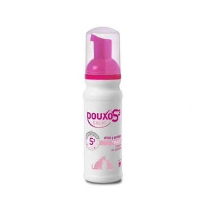 Imagen de DOUXO S3 Calm Mousse para perros y gatos Higiene de pieles sensibles Alivia protege Fragancia hipoalergénica 150ml