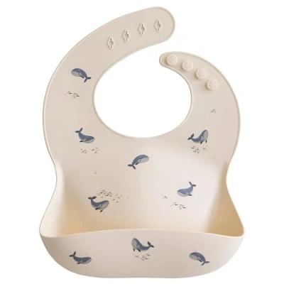 Imagen de mushie Babero de silicona para bebé, baberos impermeables ajuste ajustable (ballenas)