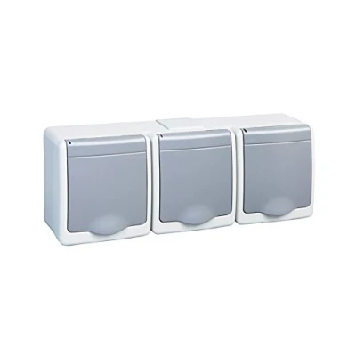 Imagen de Enchufe montado en superficie con 3 compartimentos, IP44, 16 A, 250 V, resistente a la humedad, color gris