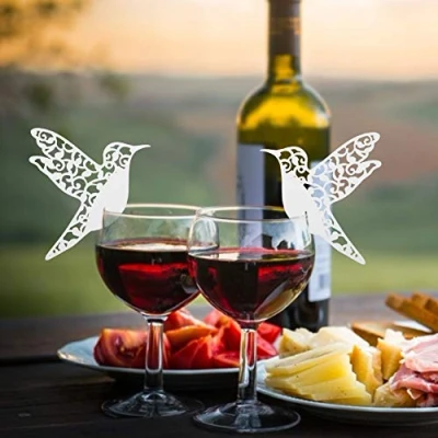 Imagen de Ausla Tarjetas de Lugar Nombre Boda, Paquete 50 Hueco Boda con Forma Pájaro Pequeño para Decoración Mesa Copa Vino(Blanco)