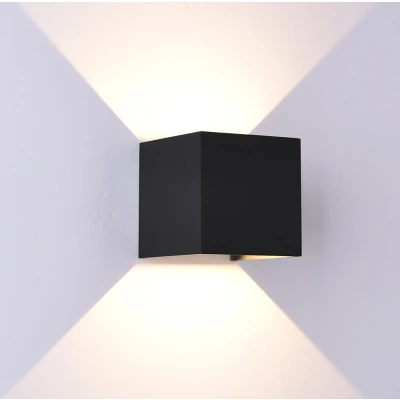 Imagen de Aplique negro modelo DAVOS XL led 20 w para exterior Mantra