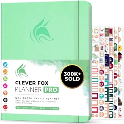 Imagen de Clever Fox Planificador PRO Organizador Personal de Vida Semanal y Mensual para Mejorar la Productividad, Gestión del Tiempo Alcanzar Tus Metas A4, Sin fechas 1 Año Menta