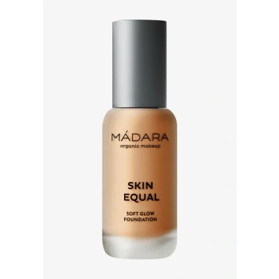 Imagen de MÁDARA Skin Equal Soft Glow Foundation SPF15 CARAMEL 70, 30ml. base mineral con ácido hialurónico, cobertura media, húmeda, vegana, certificación natural COSMOS