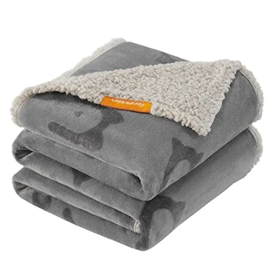 Imagen de Feandrea Manta Impermeable para Perros, Vellón y Franela, Perros Medianos Grandes, Gatos, 152 x 127 cm, XL, Reversible, Protección Sofá, Cama, Lavable a Máquina, Gris PPB060G01
