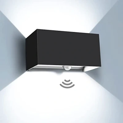 Imagen de Kingwen 20W Aplique de pared con Sensor Movimiento exterior 6000K Lámparas LED ángulo haz ajustable lámpara interior IP65.(Negro)