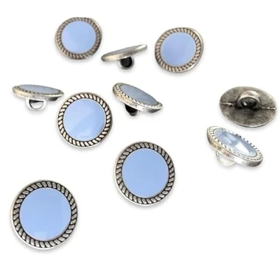 Imagen de Pequeños botones plateados con ojales azules de 13 mm (10 unidades)