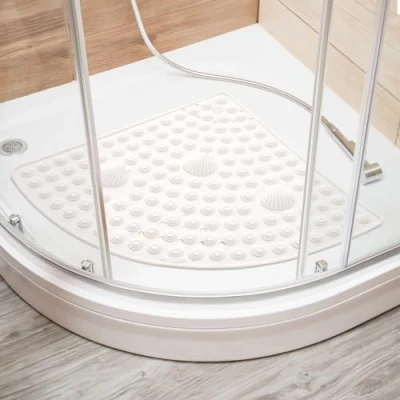 Imagen de Tatkraft Shell Alfombra de ducha angular, 58 x cm, fabricada en Italia, antimoho, alfombrilla antideslizante PVC, gruesa, perfecta para ancianos y niños, lavable lavadora, blanco
