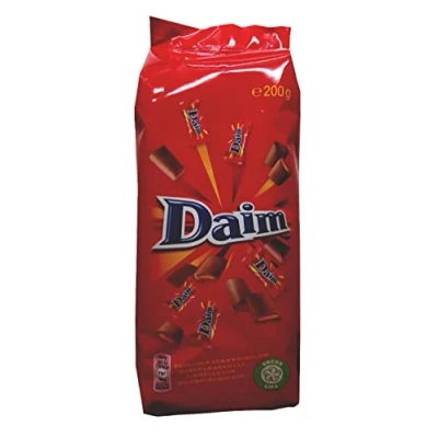 Imagen de Chocolates Daim, paquete de 3 (3 x 200 g) Caramelo crujiente almendras envuelto en el mejor chocolate con leche Dulces suecos Un sabor único a base ingredientes naturales