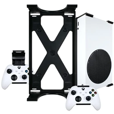 Imagen de Soporte de pared y controladores Xbox Series S por Q View Se monta firmemente debajo del escritorio Diseño Signature X Tornillos fijaciones incluidos Fabricado en el Reino Unido Plástico