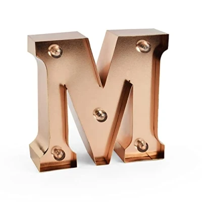 Imagen de Legami Mini decorativa luminosa, gancho trasero para colgar pared, botón ON/OFF, 3 pilas ya incluidas, luz color blanco cálido, letra M, LELI0013