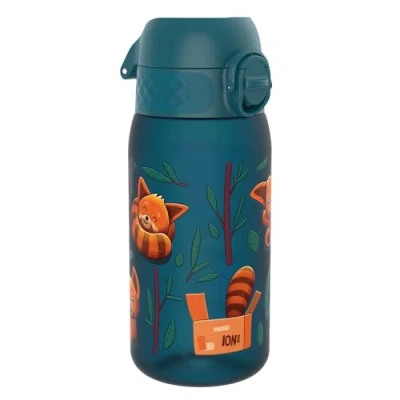 Imagen de Ion8 Botella de Agua para Niños, 350ml, a Prueba Fugas, Fácil Abrir, Cerradura Segura, Apta Lavavajillas, Sin BPA, Asa Transporte, Limpiar, Neutro en Carbono, Diseño Panda Rojo