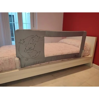 Imagen de Mundibebé Barrera Seguridad Niños Cama 150 x 66 cm y Comodidad, Alta Robusta Abatible Barandilla Niño Modelo Osito Luna Gris