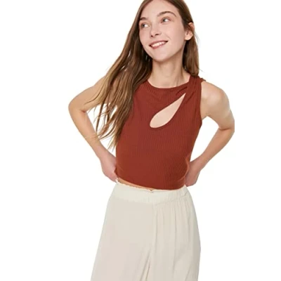 Imagen de Trendyol Blusa Tejida Ajustada con Cuello Redondo para Mujer Camisa, Canela, XS