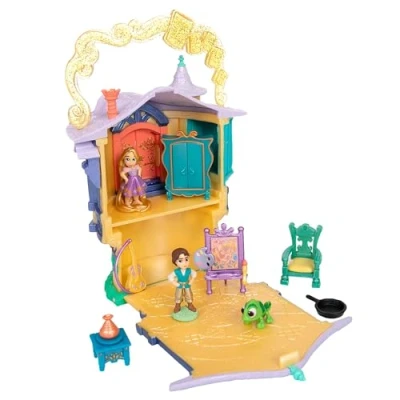 Imagen de Disney Store Official, Enredados, Rapunzel casa muñecas, colección Once Upon a Story, 14 cm/5,5&quot;, Set Juego con Torre, Flynn Rider, Pascal, Guitarra y Muebles de Juguete, Apto Partir 3 años