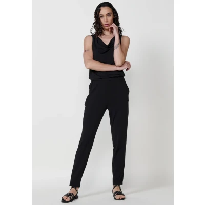 Imagen de Mono Negro con Escote Drapeado para mujer