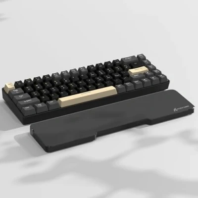 Imagen de ATTACK SHARK Reposamuñecas Acrílico CNC de 68 Teclas, Reposapalmas Transparente, para Teclado Mecánico Compacto 60% Gaming, Soporte Ergonómico Muñecas Oficinas y Hogares Negro