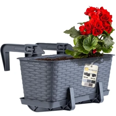 Imagen de KADAX Maceta de Plástico Imitación Ratán, Macetero Rectangular con Platillo y Soportes para Exterior, Jardinera Colgante Balcón (Grafito, 40 cm)